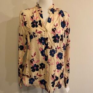 Kut from the Kloth Cream and Blue Floral Blouse size Large